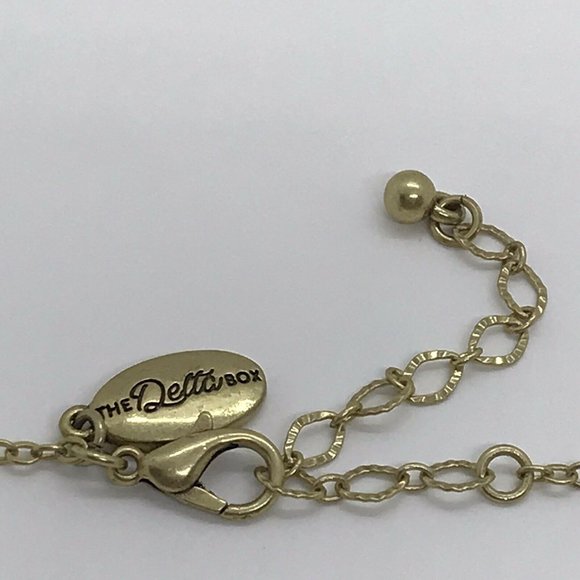 The Delta Box brass tone trunk up Elephant chain necklace 16” - Picture 7 of 12